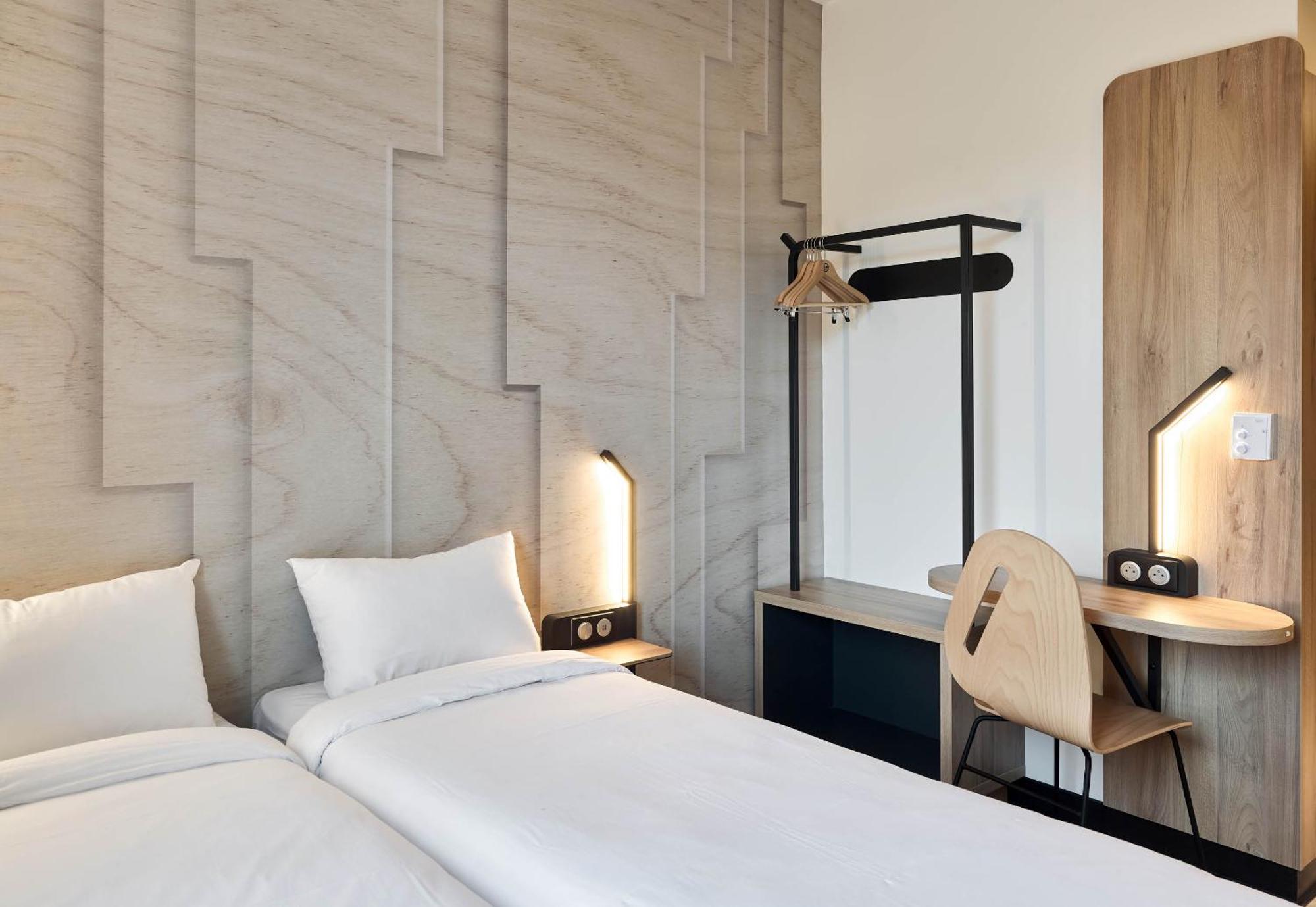 B&B Hotel Versailles Rocquencourt Bagian luar foto
