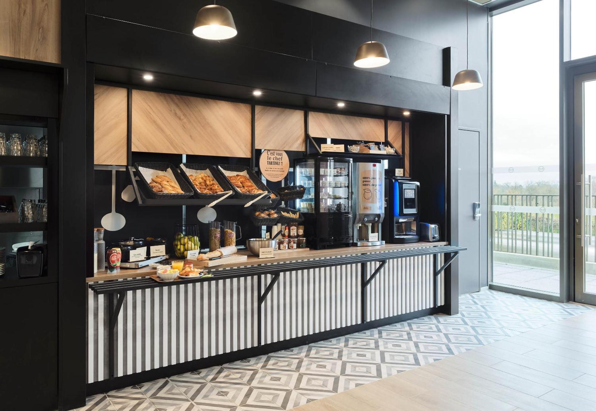 B&B Hotel Versailles Rocquencourt Bagian luar foto